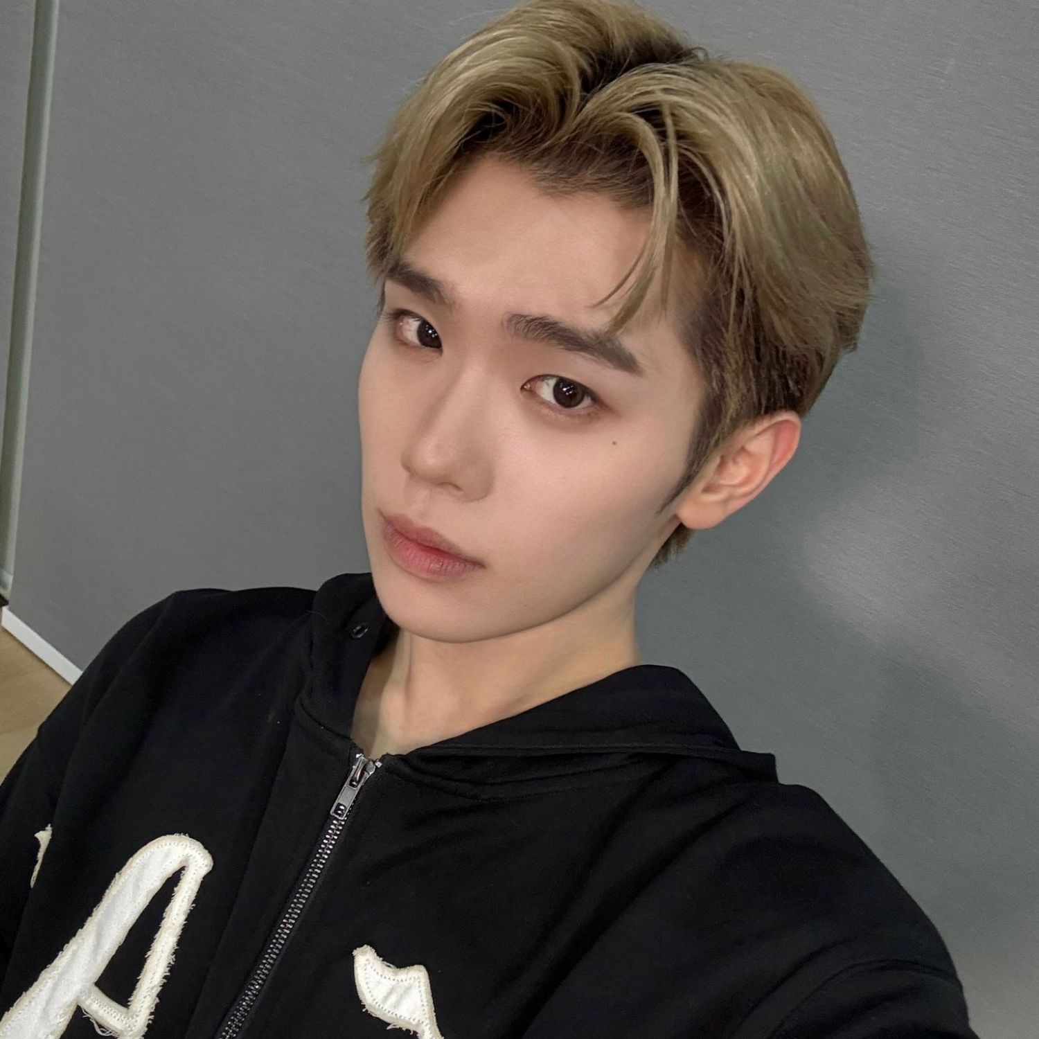 Latest photo of Kim Taerae (ZEROBASEONE)