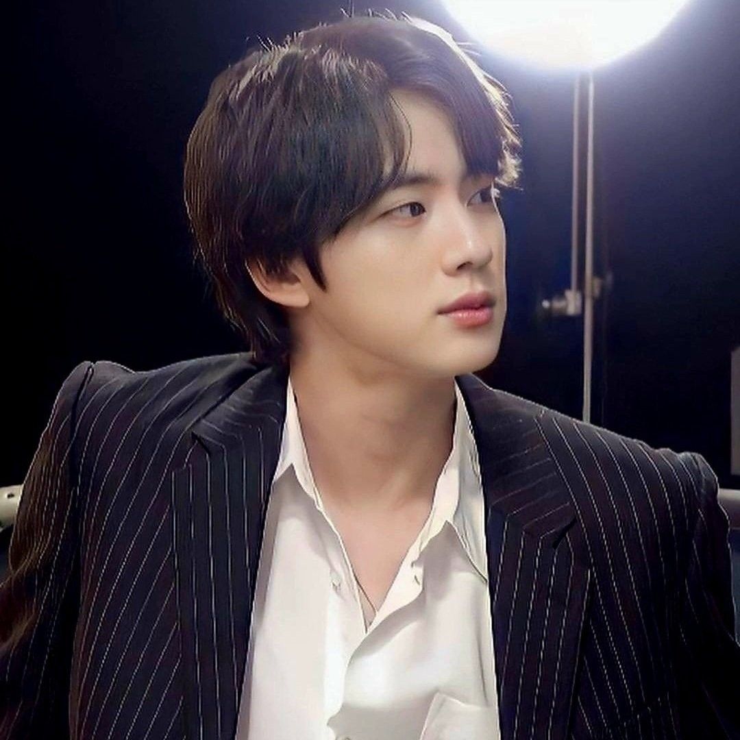 진 (방탄소년단) 최근 활동샷