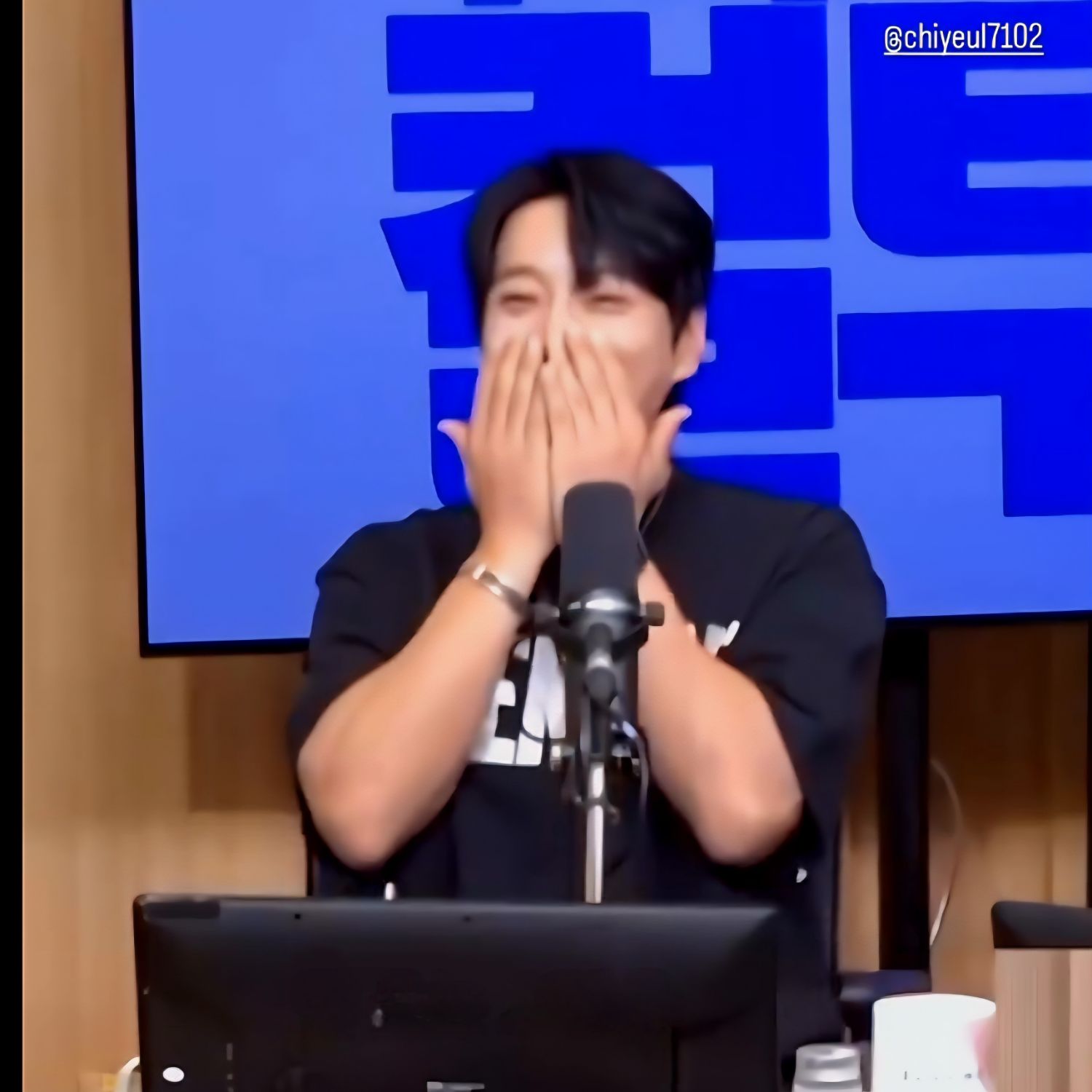 A moment captured by Hwang Chiyeol's fan