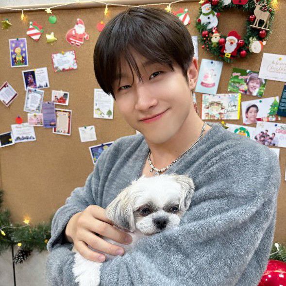 Latest photo of Jinjin (ASTRO)