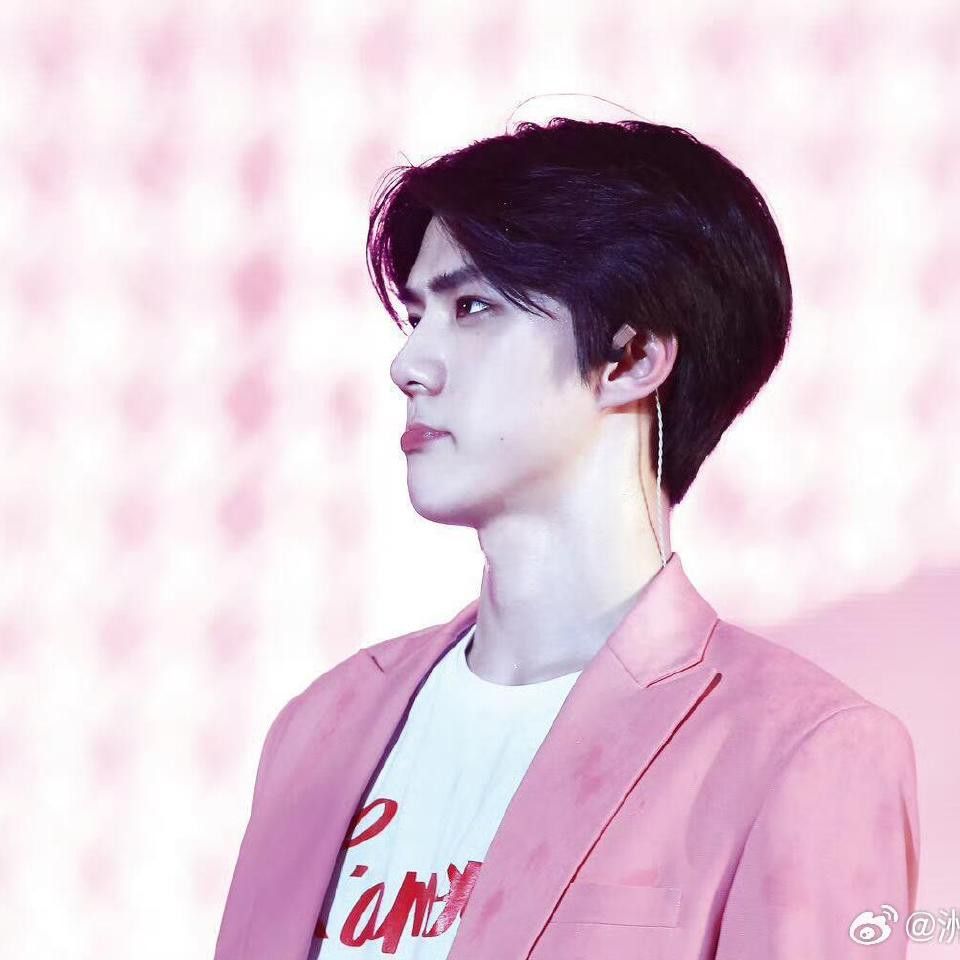 세훈 (EXO)의 비하인드 컷