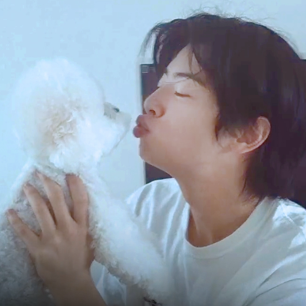 A moment captured by Eunwoo (ASTRO)'s fan