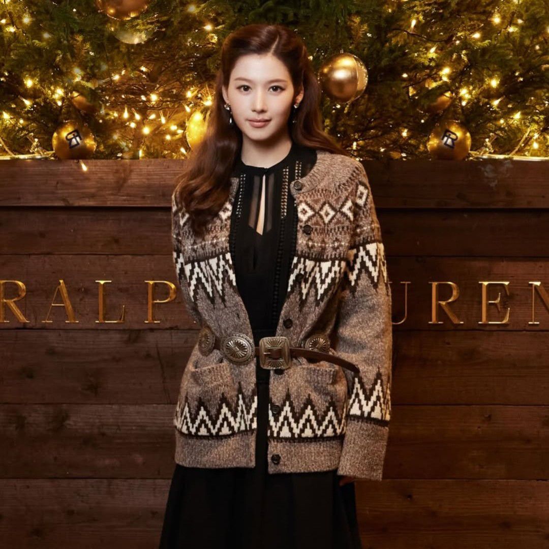 Foto terbaru Sana (TWICE)