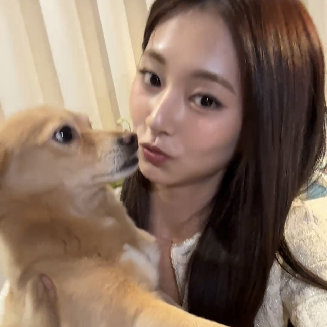 Behind-the-scenes cut of Mina (TWICE)