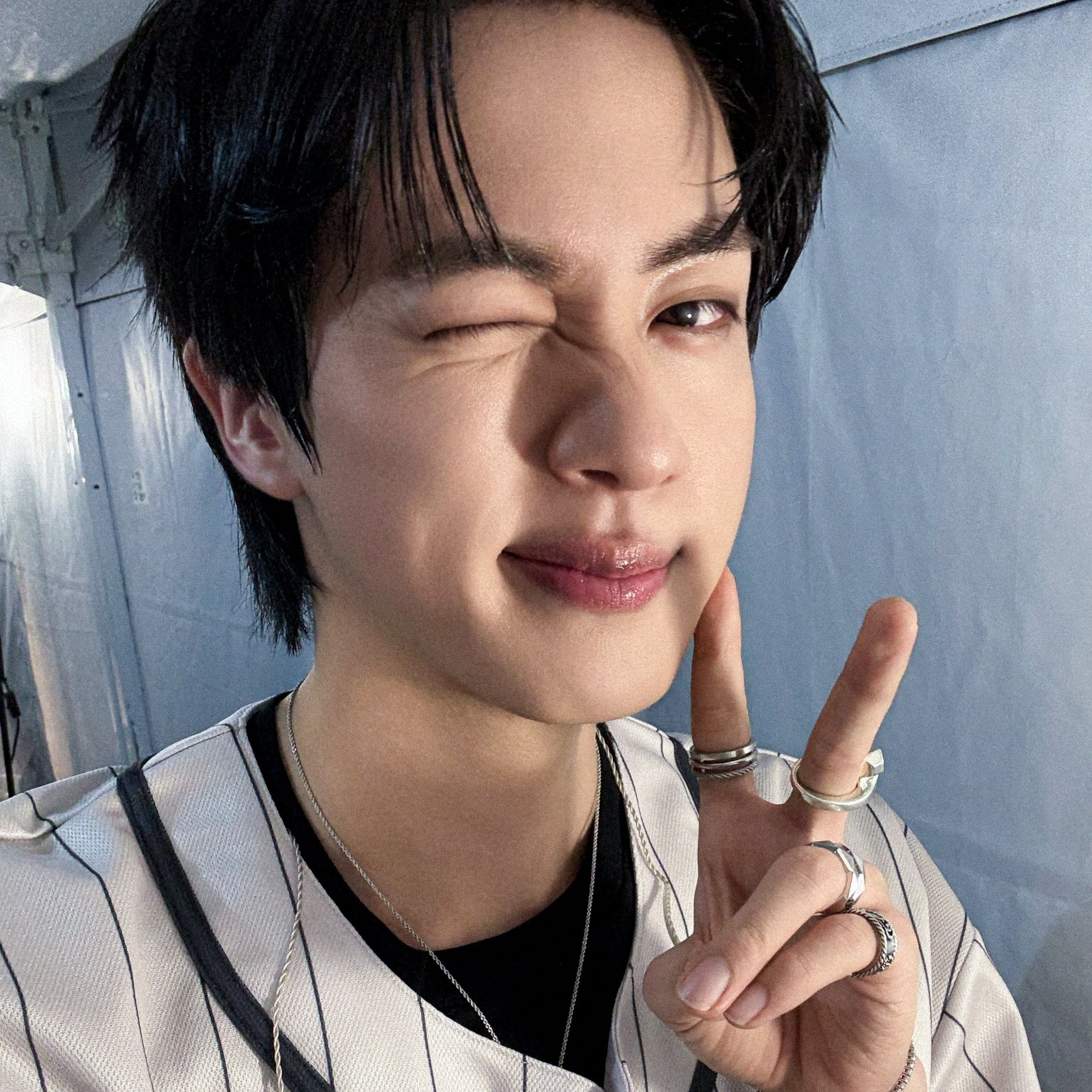 ジン (BTS)の最新写真