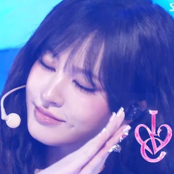 리즈 (IVE)의 비하인드 컷