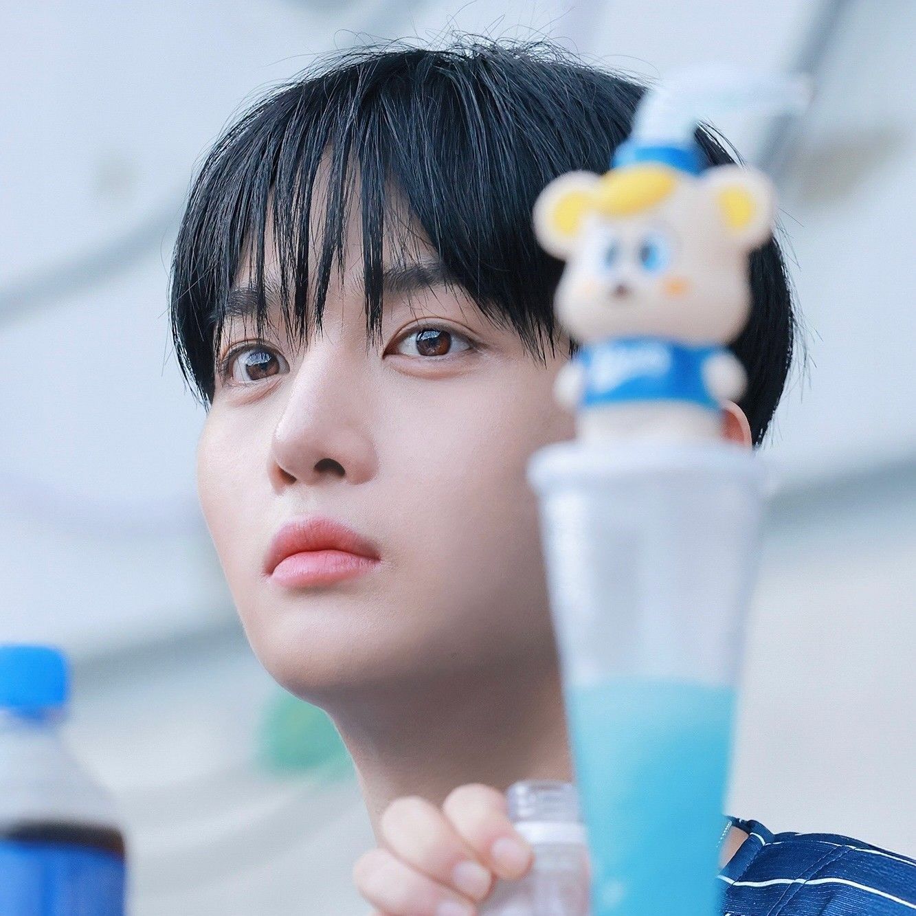 Behind-the-scenes cut of Bae Jinyoung