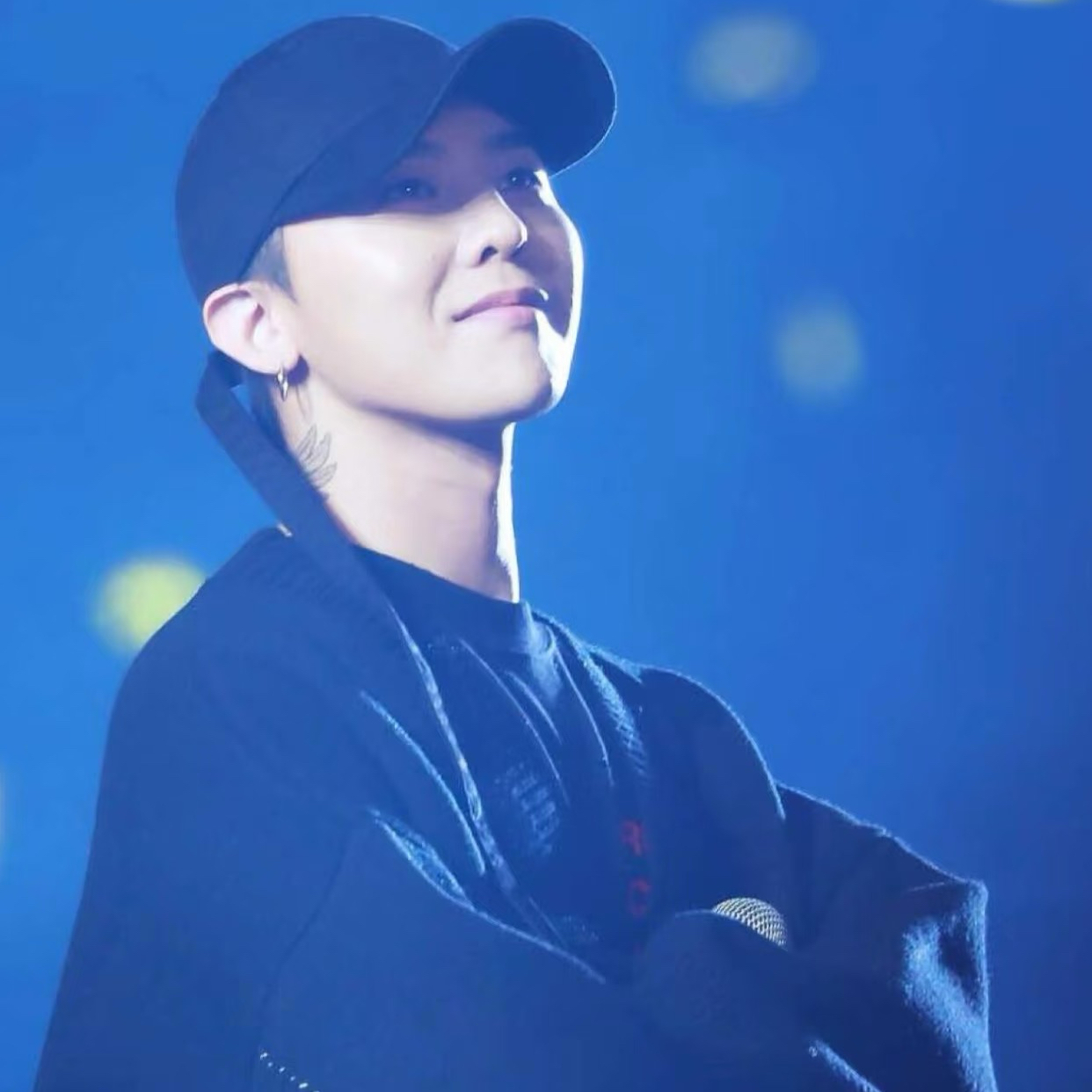 Behind-the-scenes cut of G-DRAGON (BIGBANG)