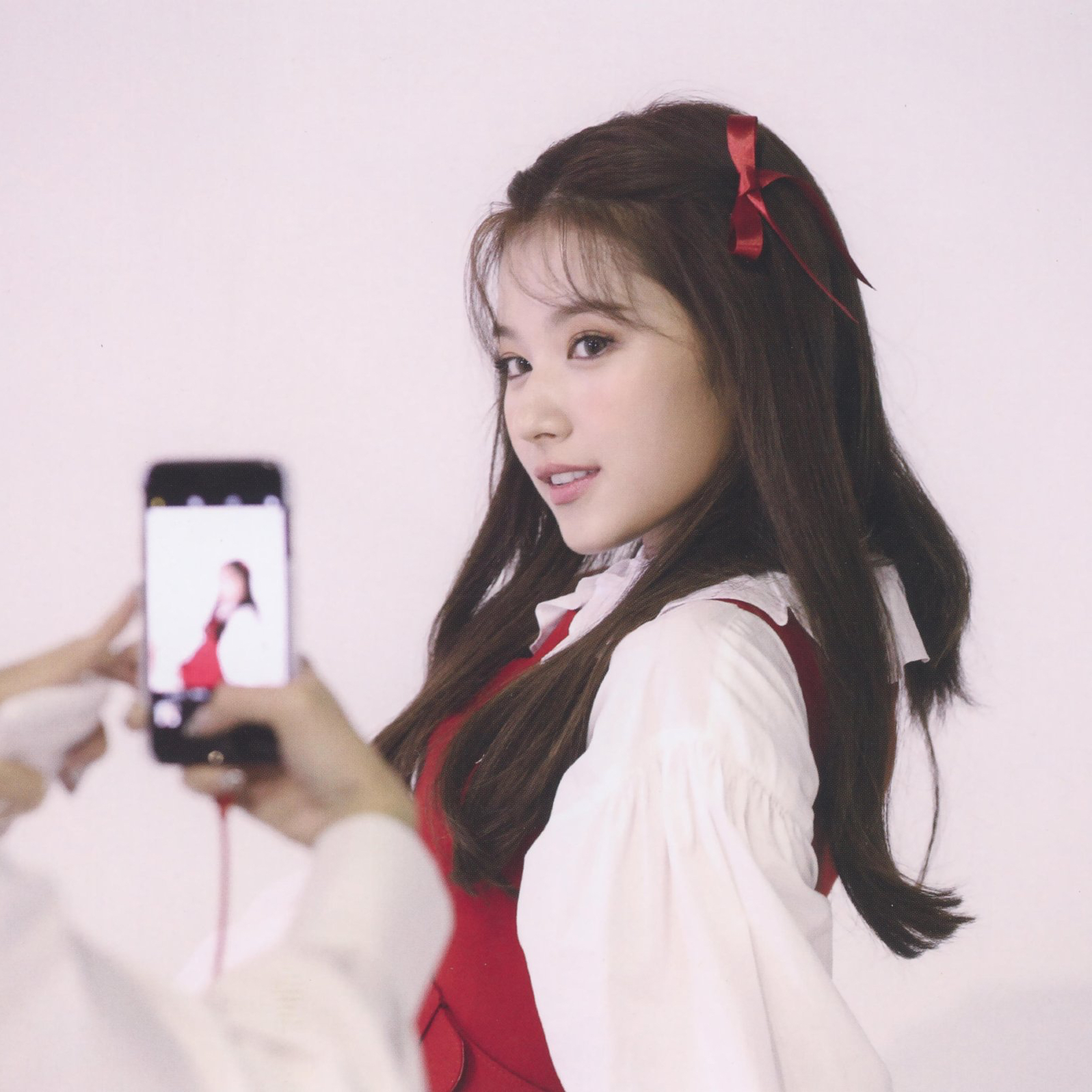 사나 (TWICE)의 비하인드 컷