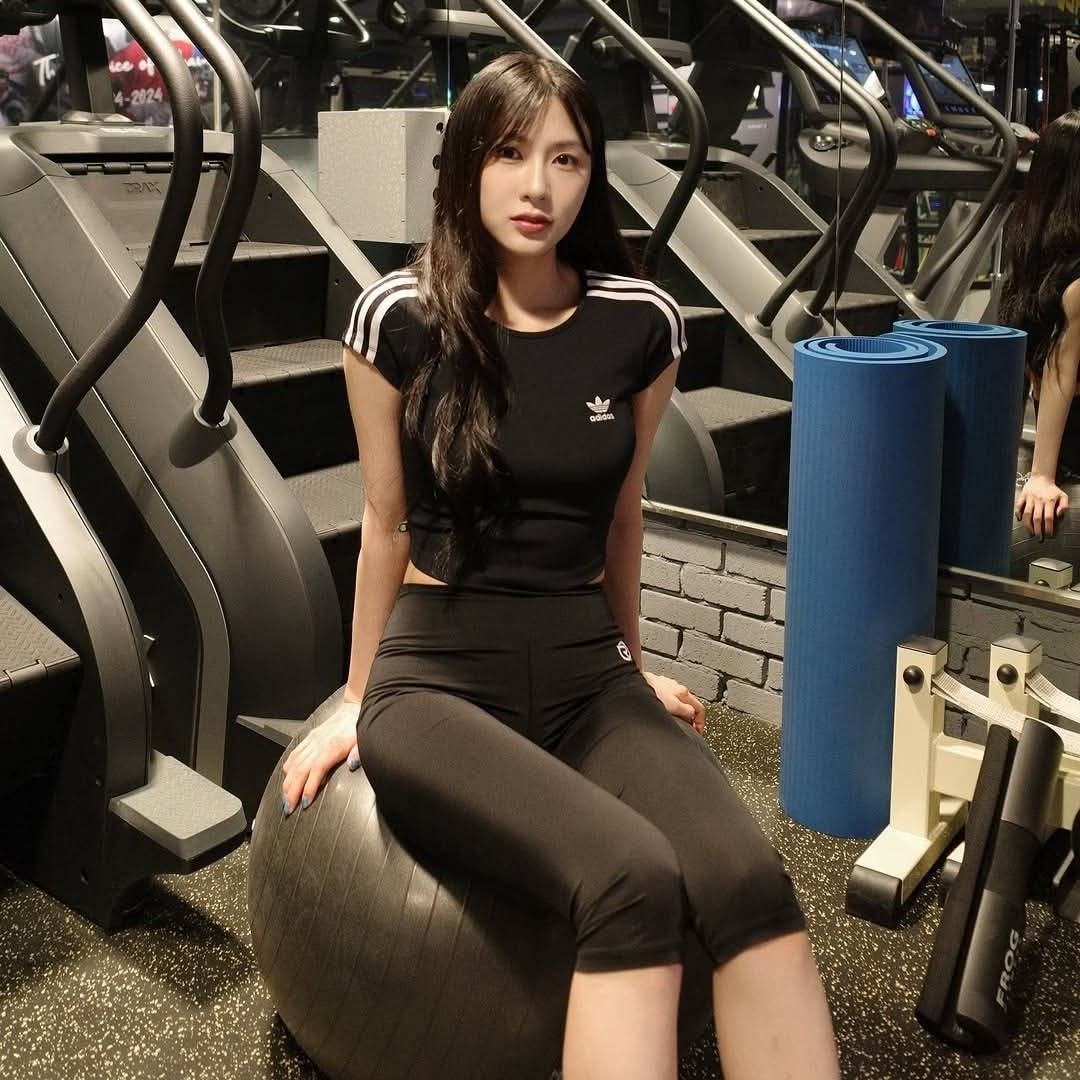 A moment captured by Oh Hayoung (Apink)'s fan