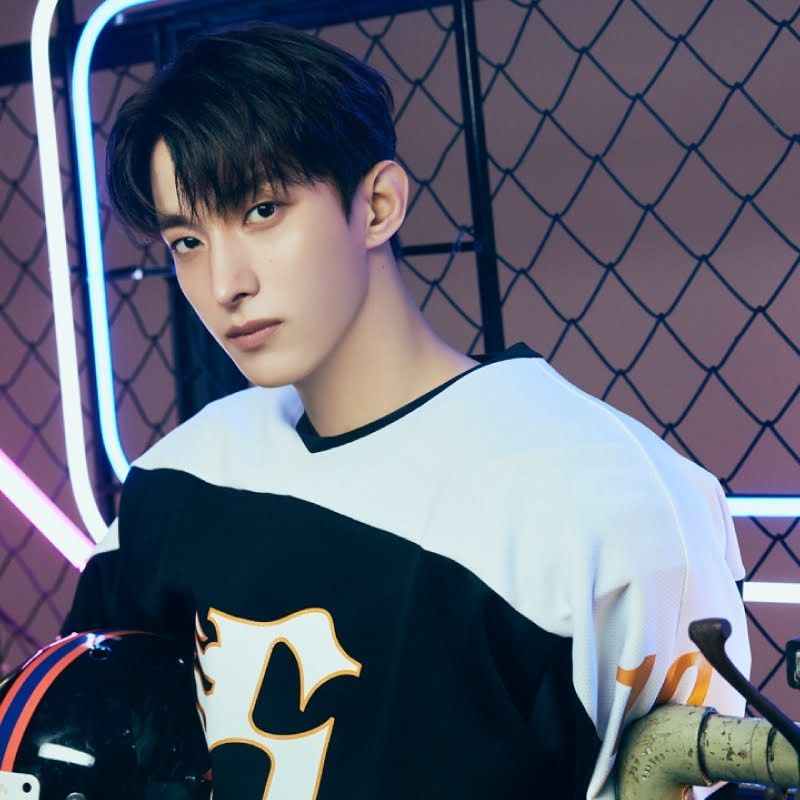 Behind-the-scenes cut of SEVENTEEN