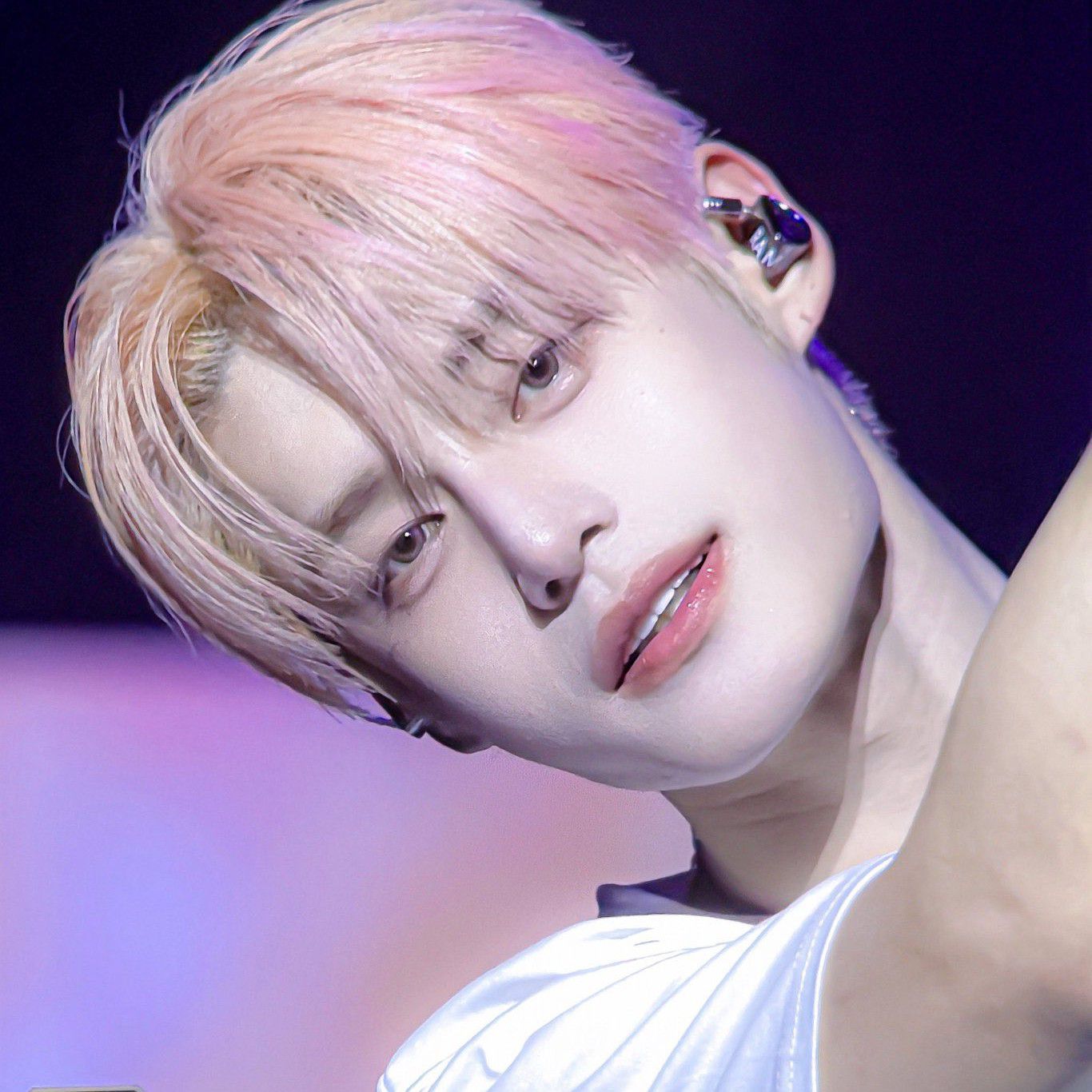 Recent activity shot of Kim Jiwoong (ZEROBASEONE)