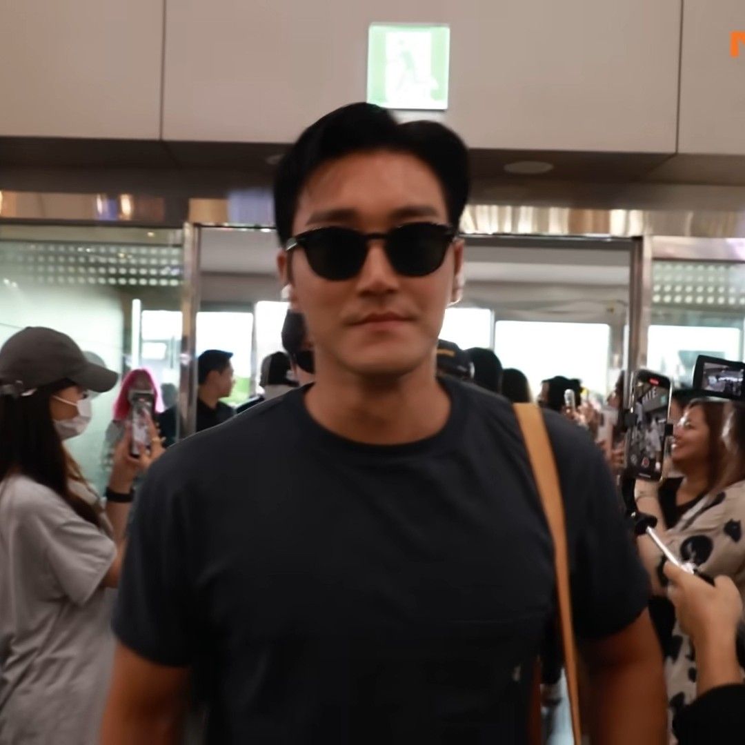 Recent activity shot of Siwon (Super Junior)