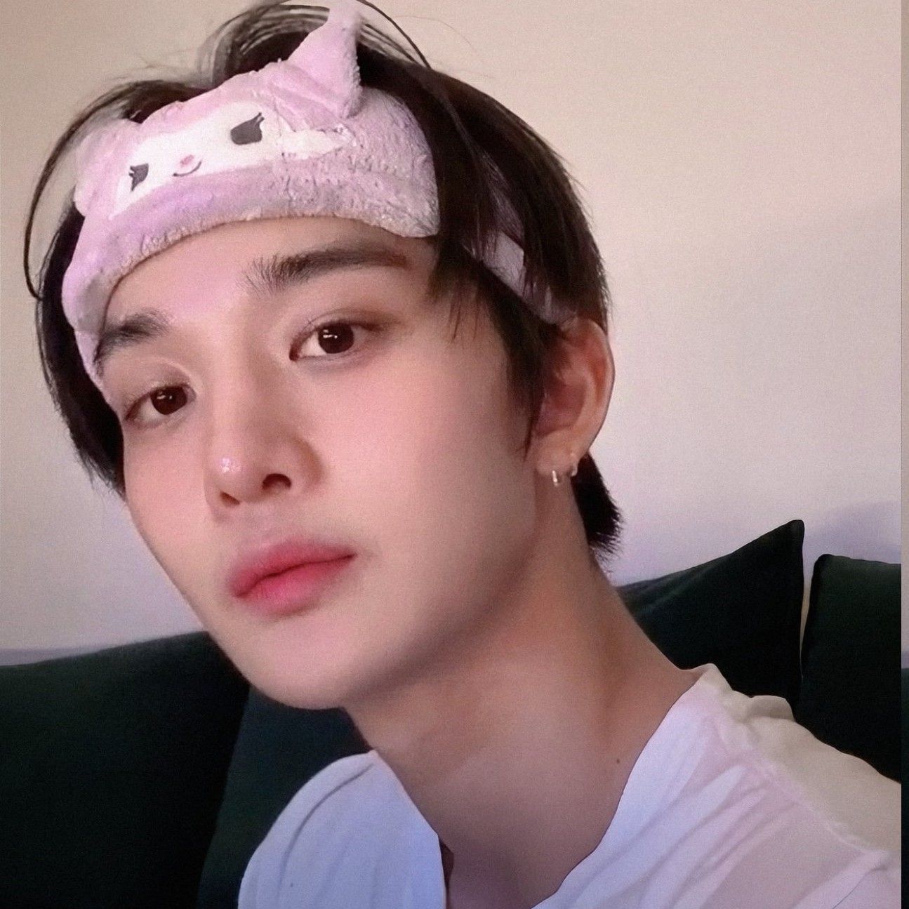 Behind-the-scenes cut of Bae Jinyoung