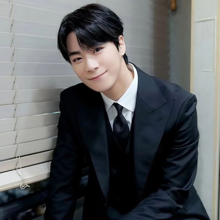 Behind-the-scenes cut of Moonbin (ASTRO)