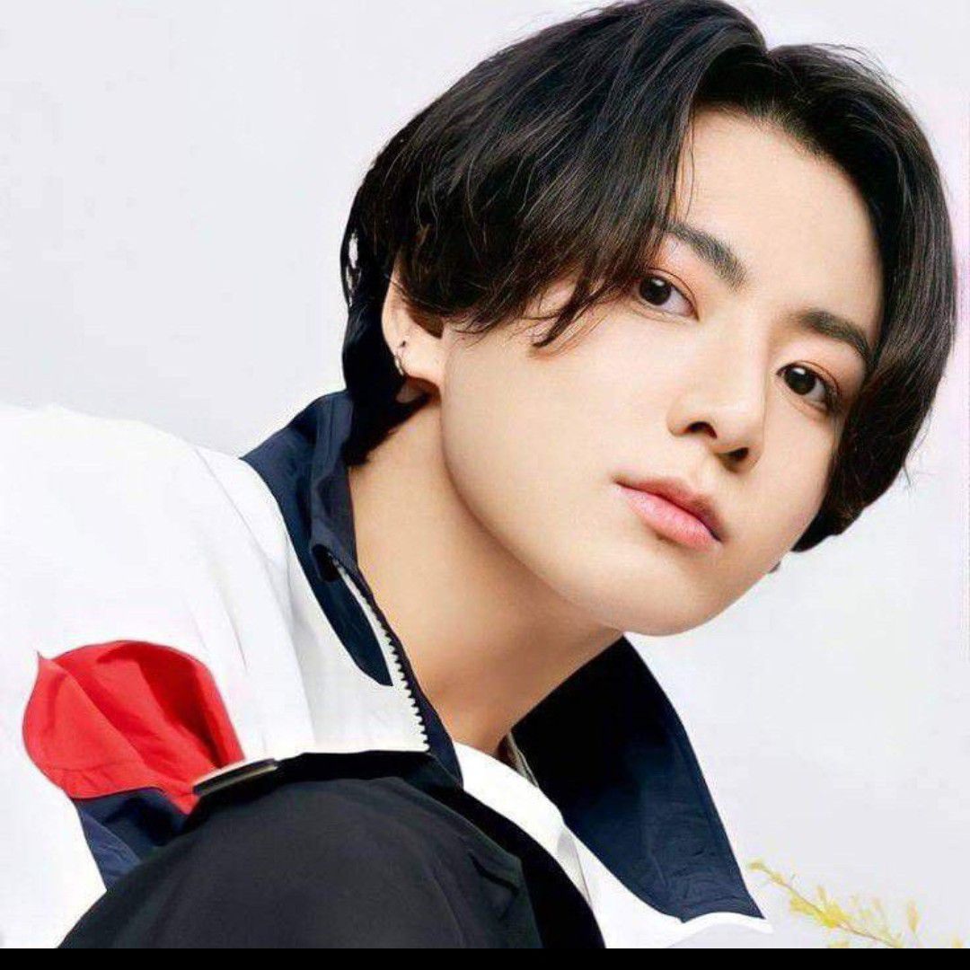 Foto aktivitas terbaru Jungkook (BTS)