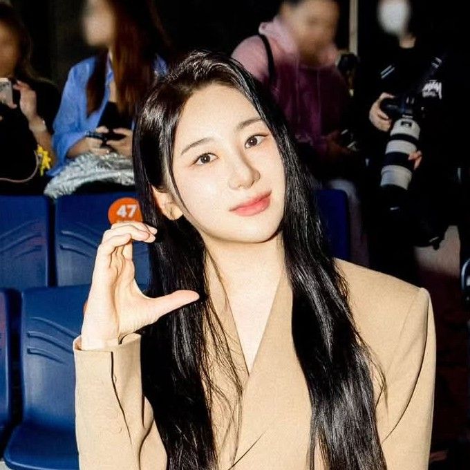 Behind-the-scenes cut of Lee Chaeyeon