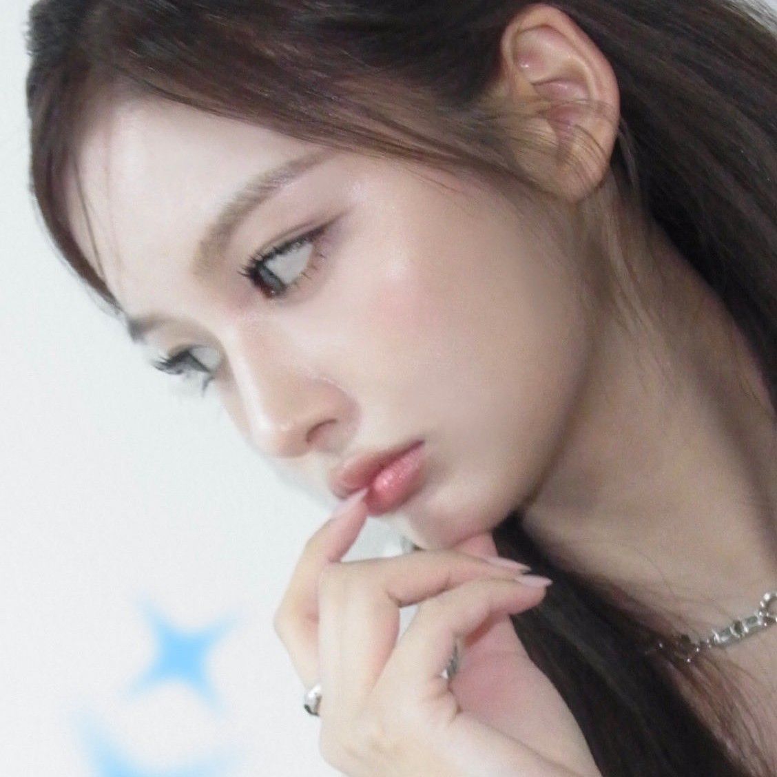 Behind-the-scenes cut of NMIXX