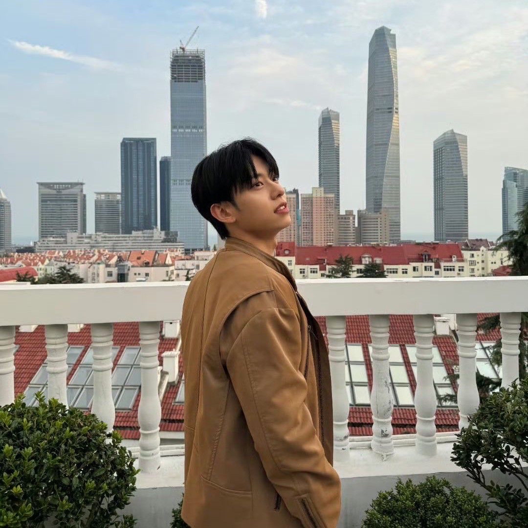 Latest photo of Kim Donghyun (AB6IX)