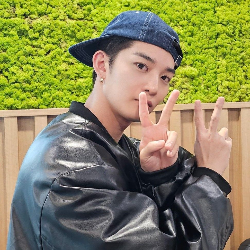 Momen yang diabadikan oleh penggemar Bae Jinyoung