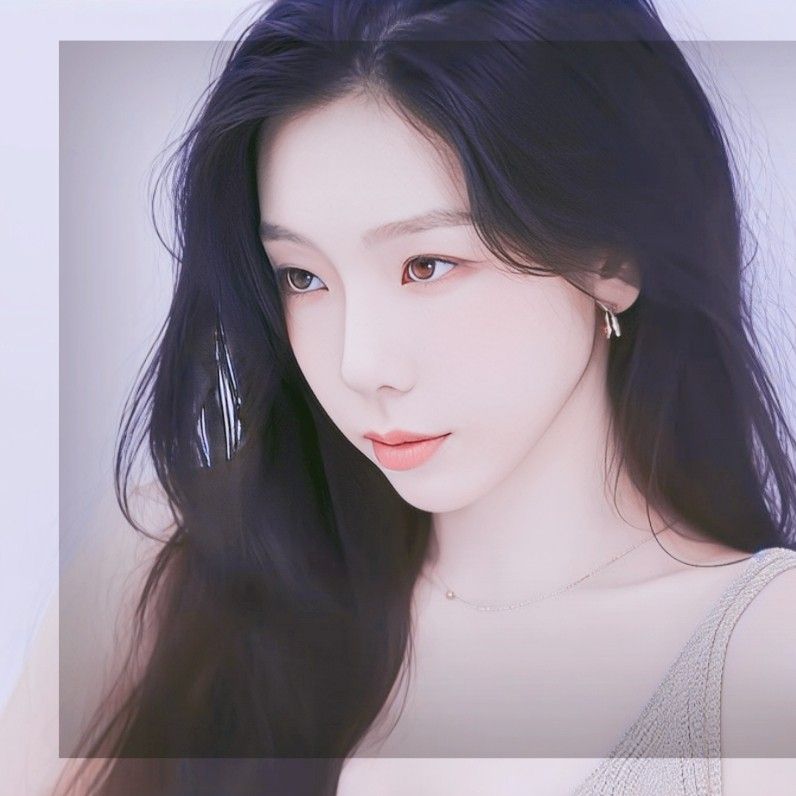 Recent activity shot of Taeyeon (Girls' Generation)