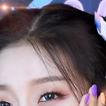 郑艺仁 (Lovelyz)的幕后花絮