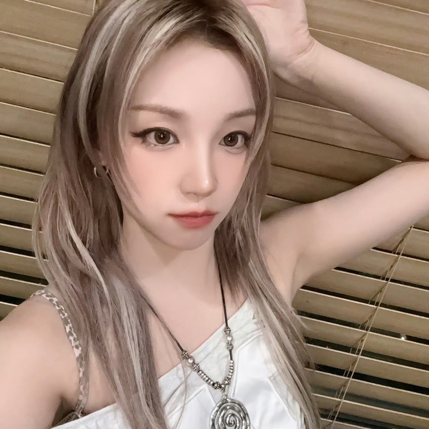 Behind-the-scenes cut of Yuqi (i-dle)