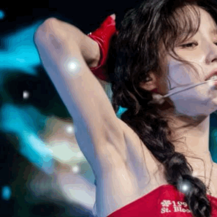 Behind-the-scenes cut of HeeJin (ARTMS)