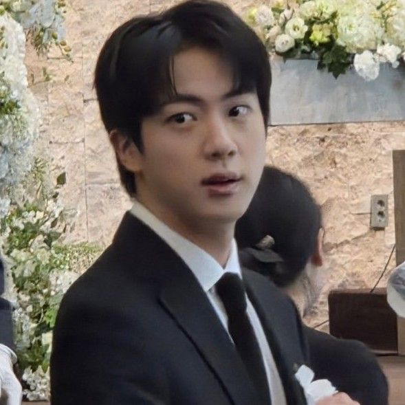Foto terbaru Jin (BTS)
