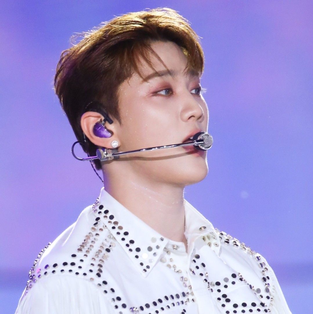 A moment captured by Hong Joochan (GoldenChild)'s fan
