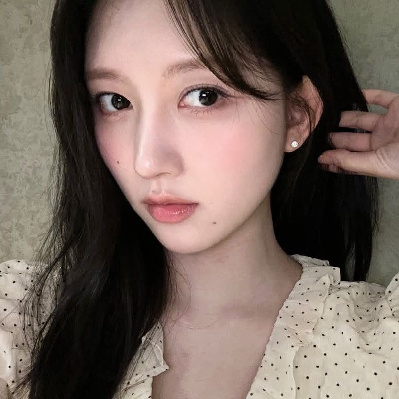Recent activity shot of Gaeul (IVE)