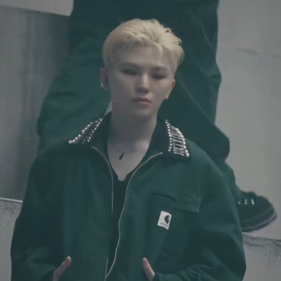 Latest photo of Woozi (SEVENTEEN)