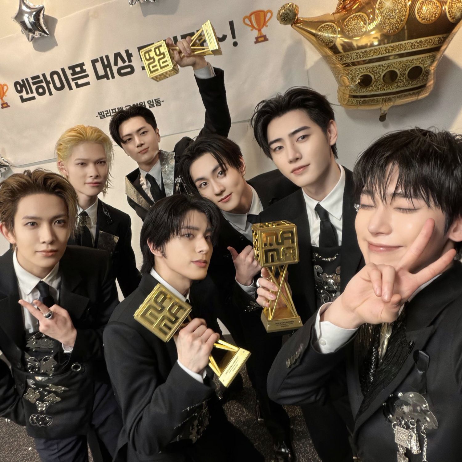 ENHYPEN의 최신 사진