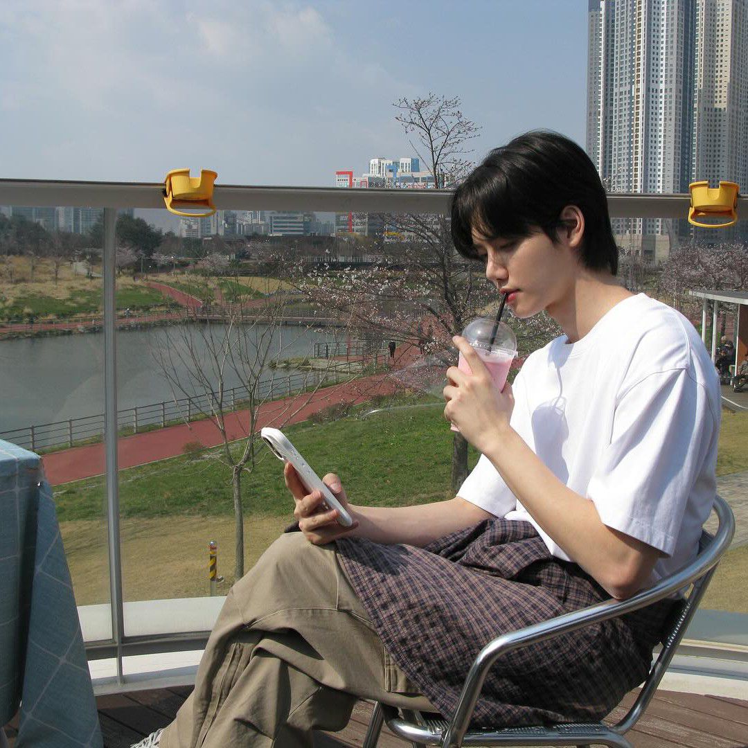 Recent activity shot of Minhee (CRAVITY)