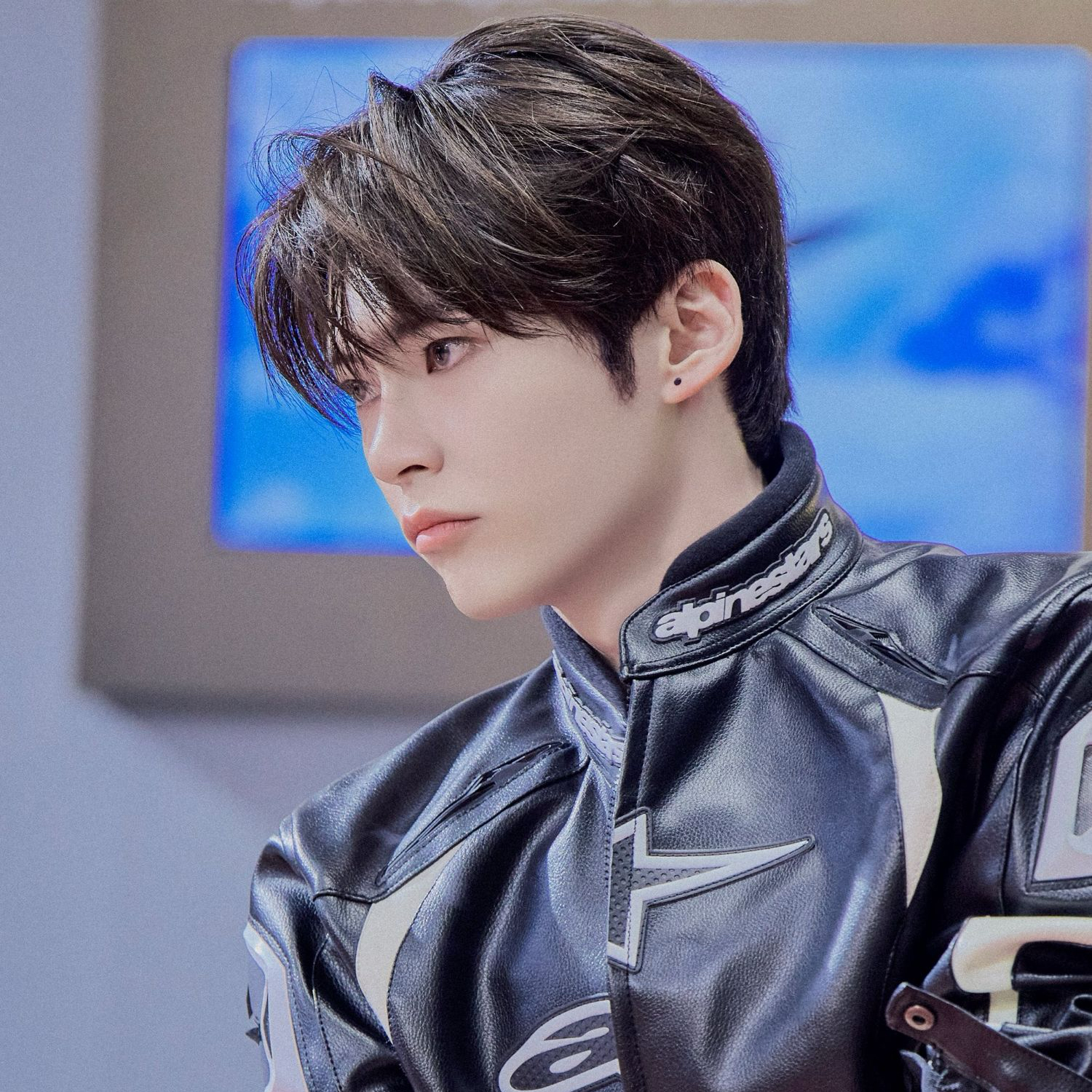 Behind-the-scenes cut of Sung Hanbin (ZEROBASEONE)