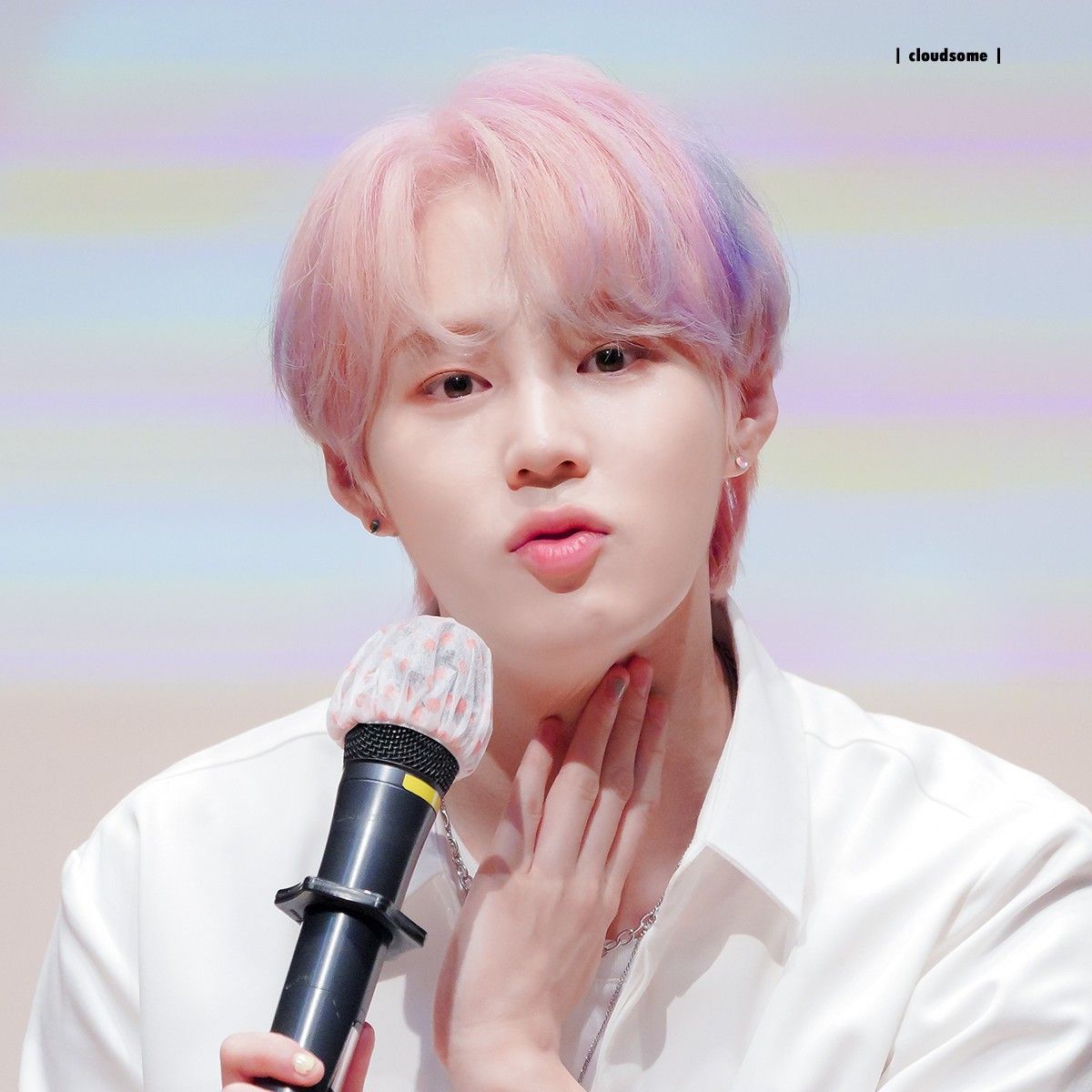 Behind-the-scenes cut of Ha Sungwoon
