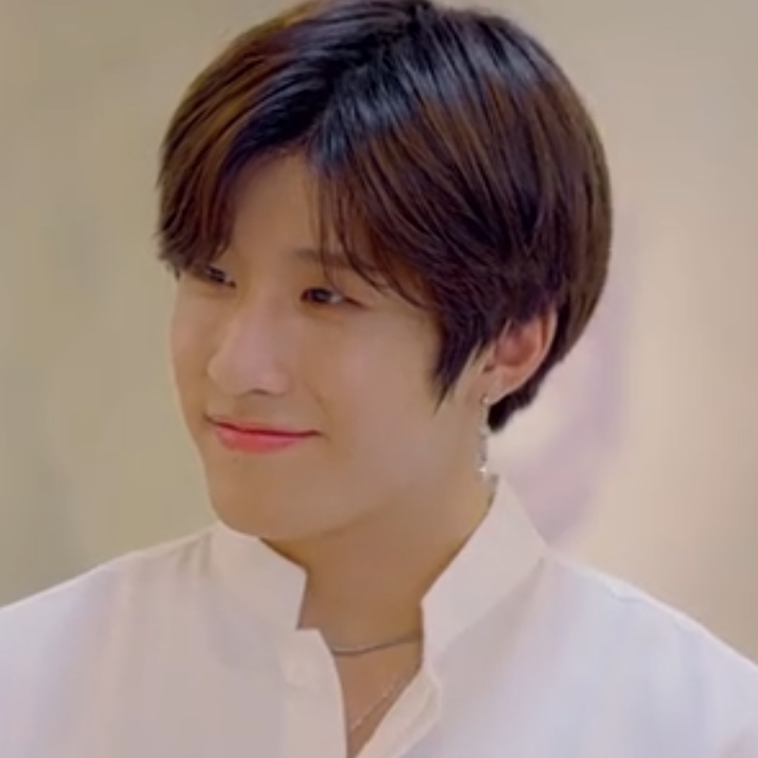 Latest photo of Jinjin (ASTRO)