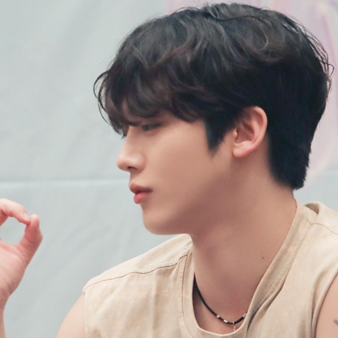 Recent activity shot of Kim Yohan (WEi)
