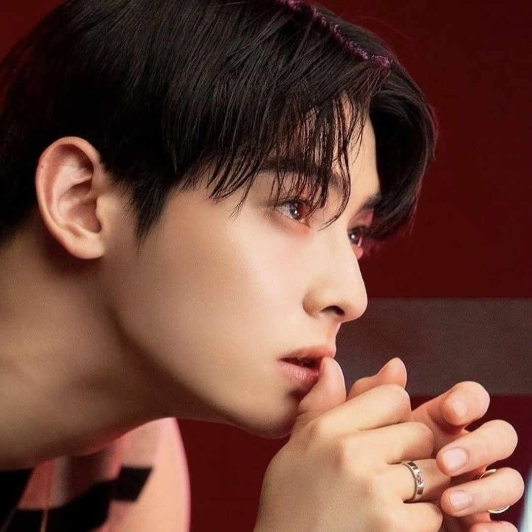 A moment captured by Eunwoo (ASTRO)'s fan