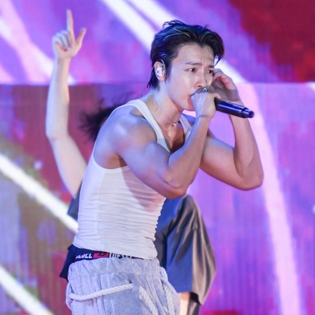 Latest photo of Donghae (Super Junior)