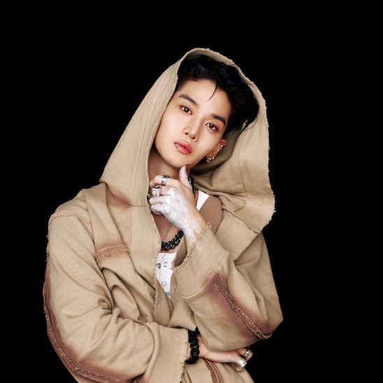 Behind-the-scenes cut of Bae Jinyoung
