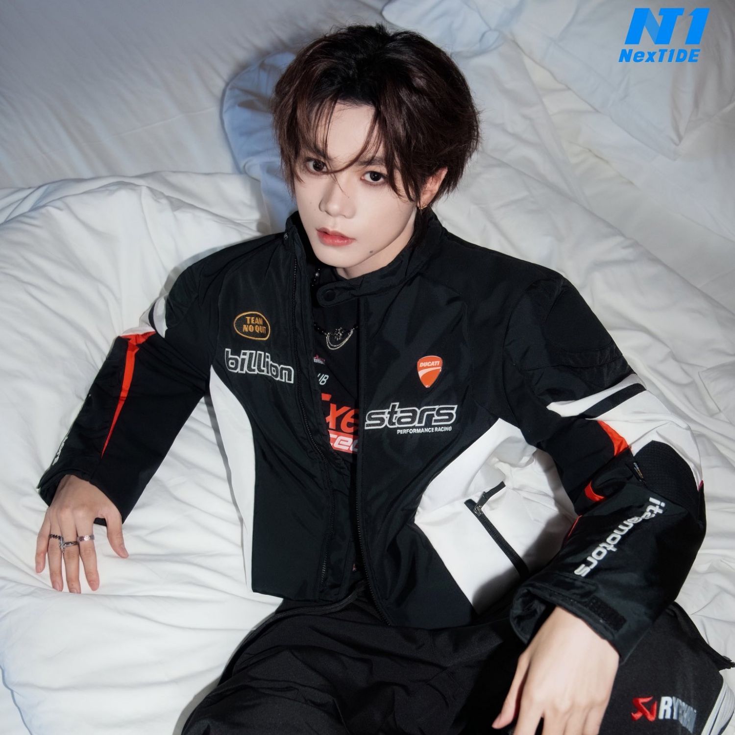 Behind-the-scenes cut of Xiong (NexT1DE)