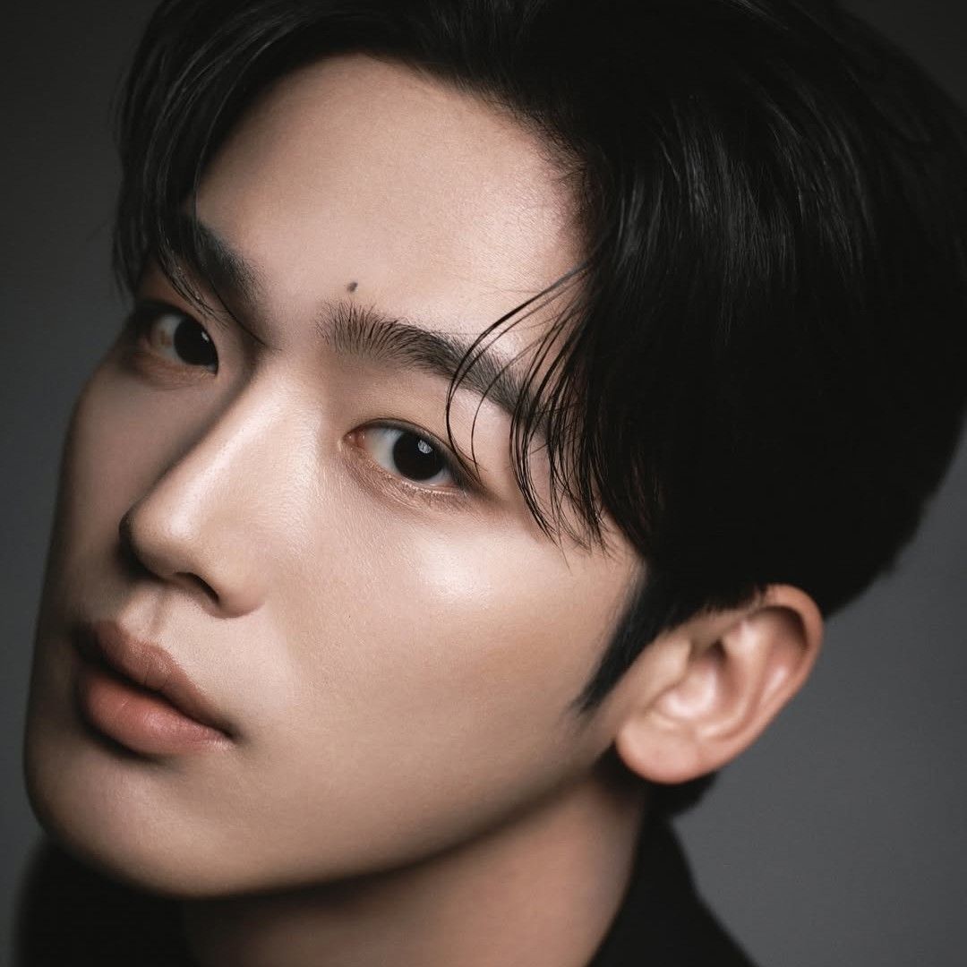 Latest photo of Kim Yohan (WEi)