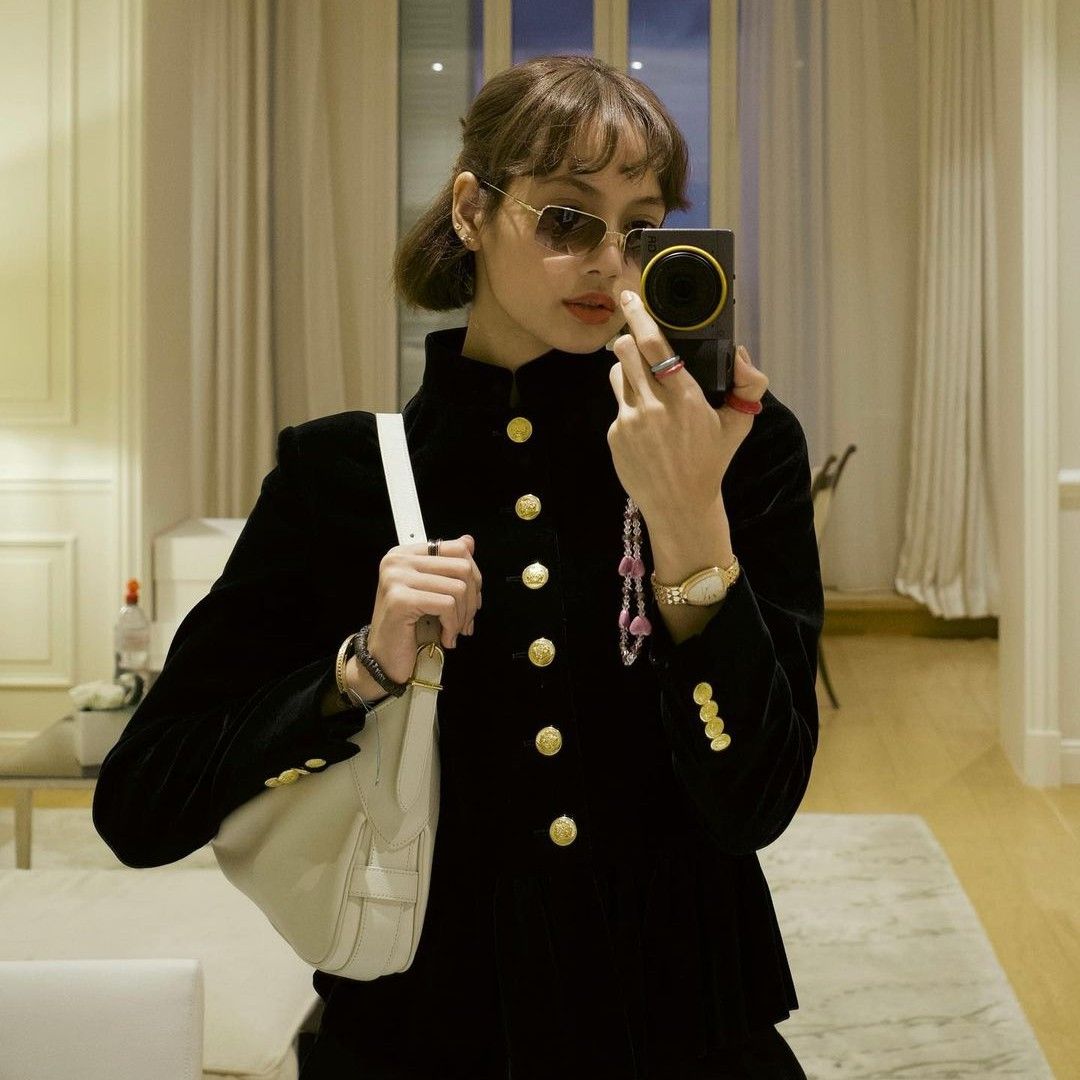 Momen yang diabadikan oleh penggemar Lisa (BLACKPINK)