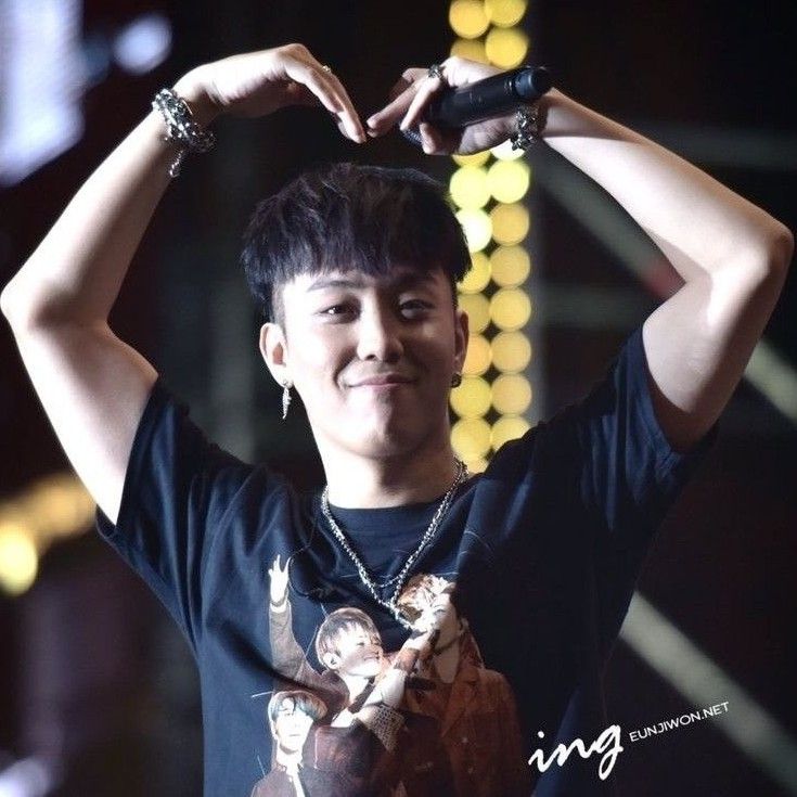 Recent activity shot of Eun Jiwon (SECHSKIES)