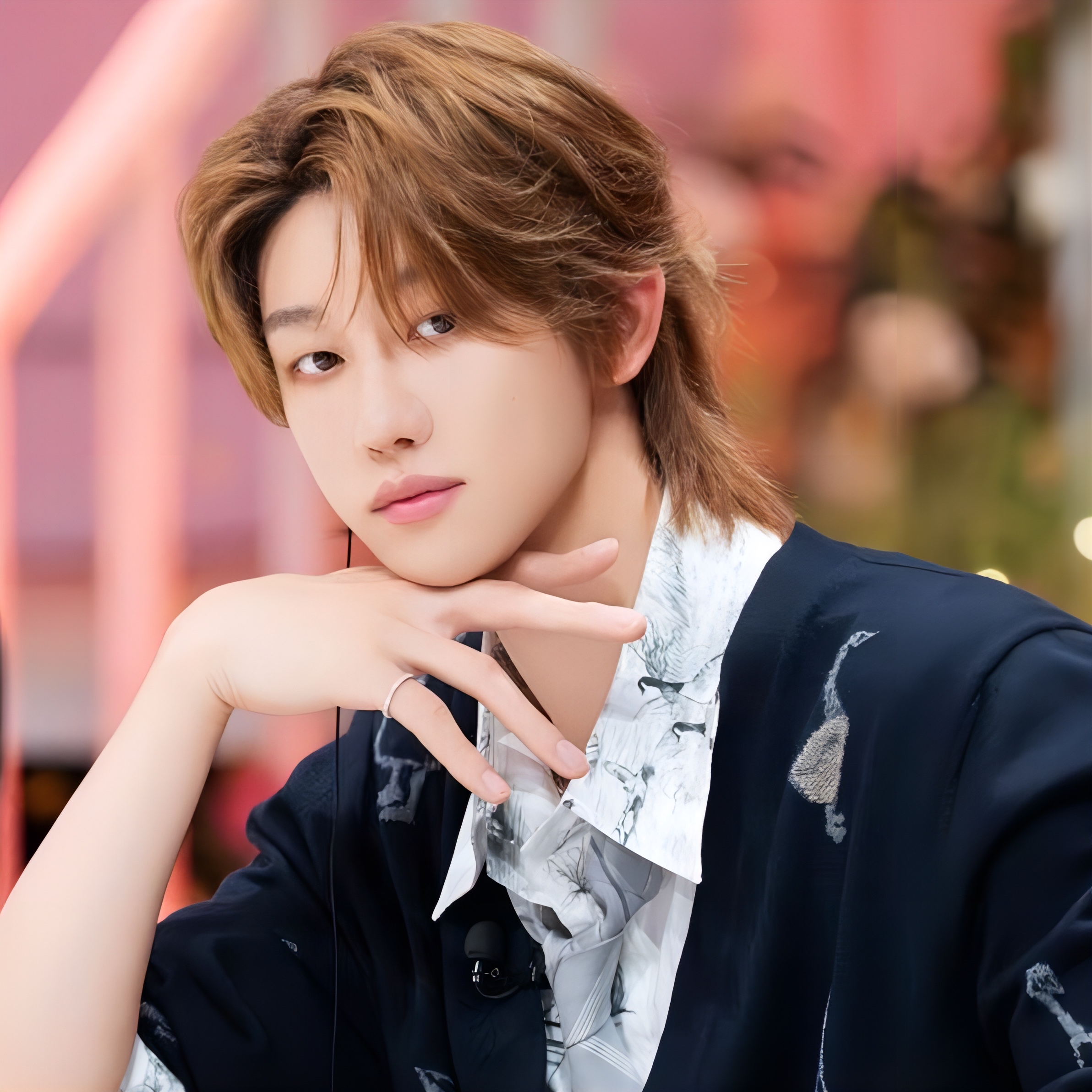 Behind-the-scenes cut of The 8 (SEVENTEEN)