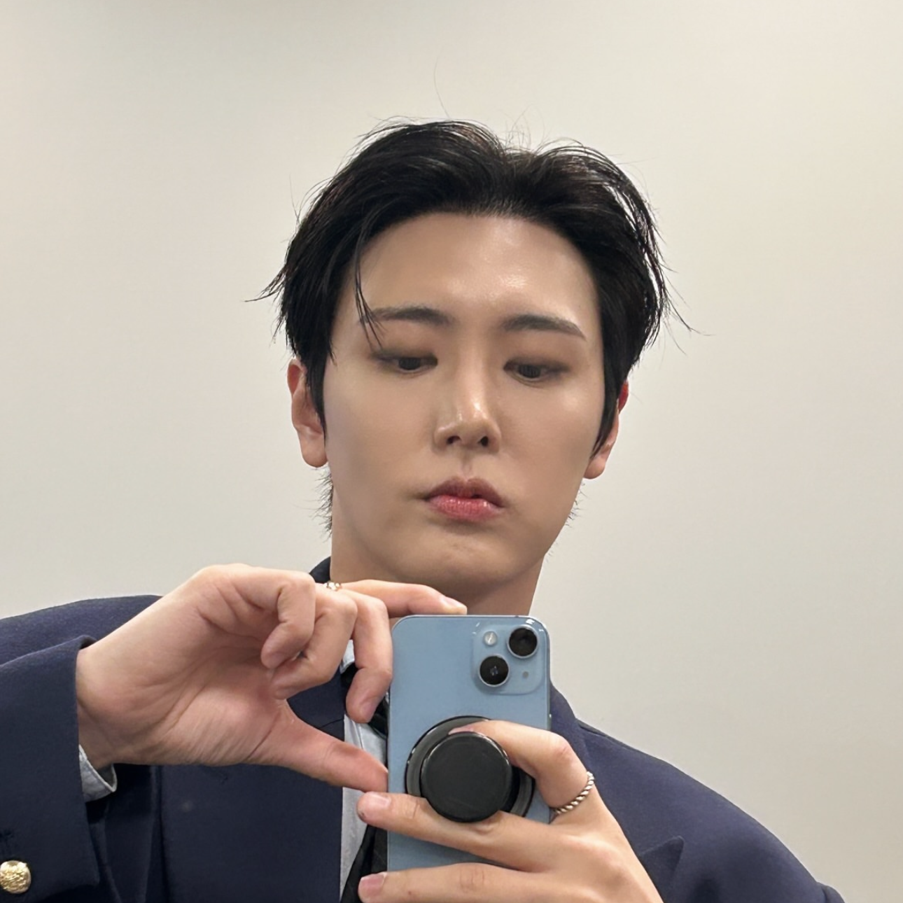 在允 (SF9)的最新活動照片