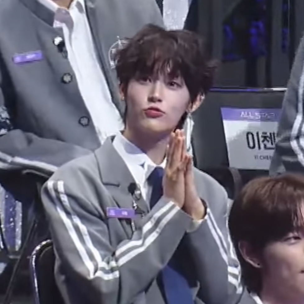 Behind-the-scenes cut of Seowon