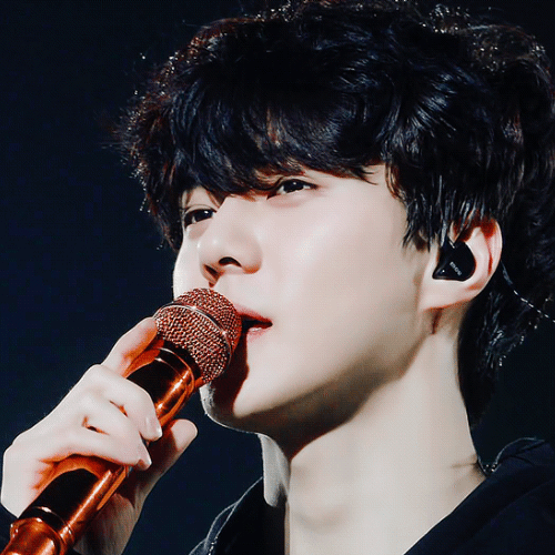 A moment captured by Sehun (EXO)'s fan