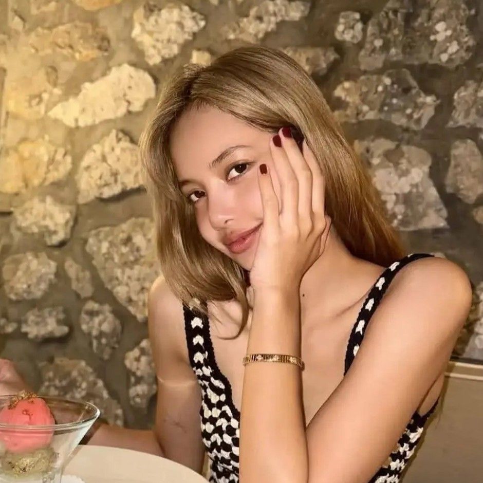 리사 (BLACKPINK)의 비하인드 컷